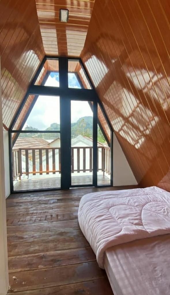Agriya Lubis Cabin Diyeng Bagian luar foto