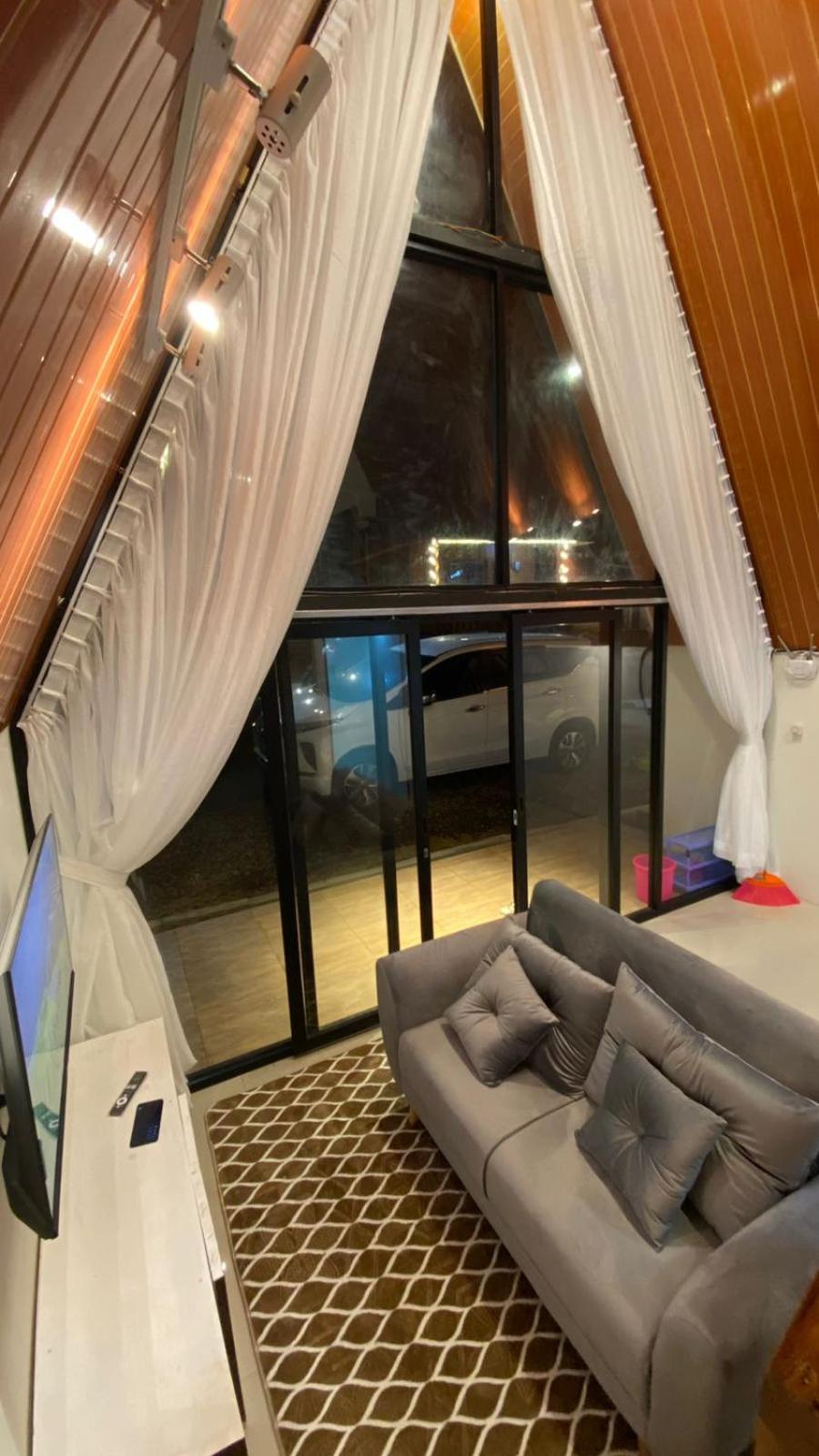 Agriya Lubis Cabin Diyeng Ruang foto